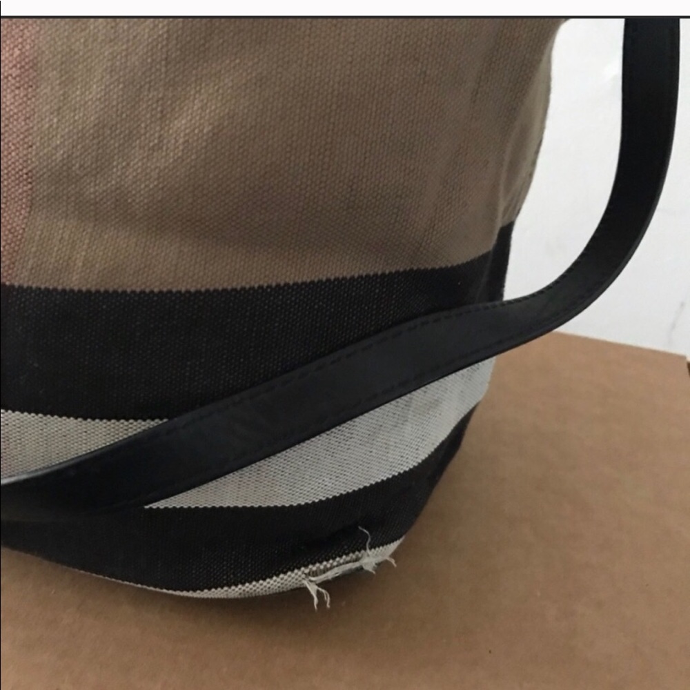 Authentic Burberry Bag- large canvas - Picture 3 of 10